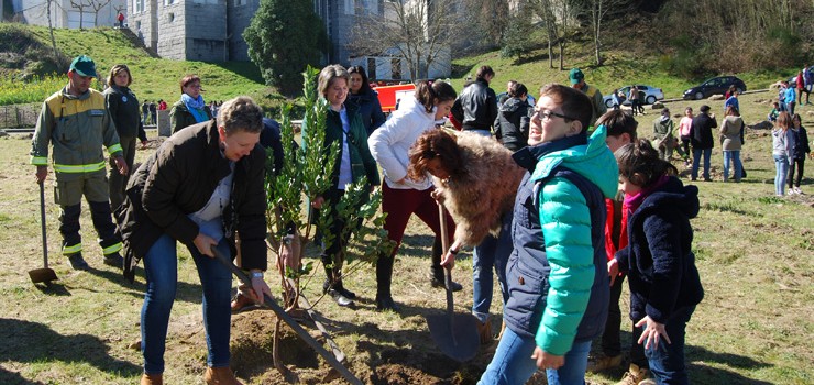 Os escolares ourensáns conmemoran o Día Forestal Mundial