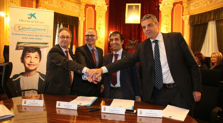 Xunta, Concello e La Caixa colaboran contra a pobreza infantil