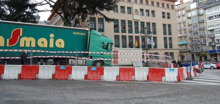 O carril central da avenida da Habana pecharase por obras o sábado