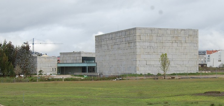 El Centro das Artes de Verín fue recepcionado por el Concello sin estar terminado