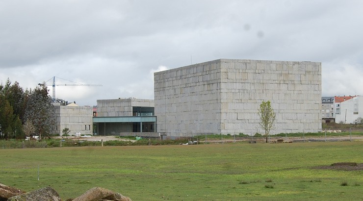 El Centro das Artes de Verín fue recepcionado por el Concello sin estar terminado