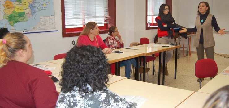 17 mujeres inmigrantes participan en el tercer taller del programa Sara en Cruz Roja Ourense