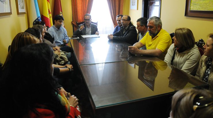 O comité de empresa de Linorsa reúnese co alcalde de Ourense