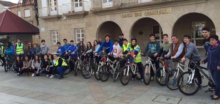 Mozos de Verín expoñen ao alcalde as súas medidas para mellorar a contorna escolar