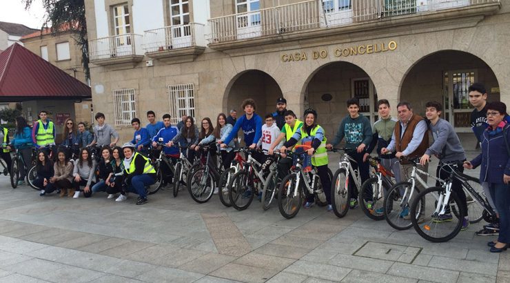 Mozos de Verín expoñen ao alcalde as súas medidas para mellorar a contorna escolar