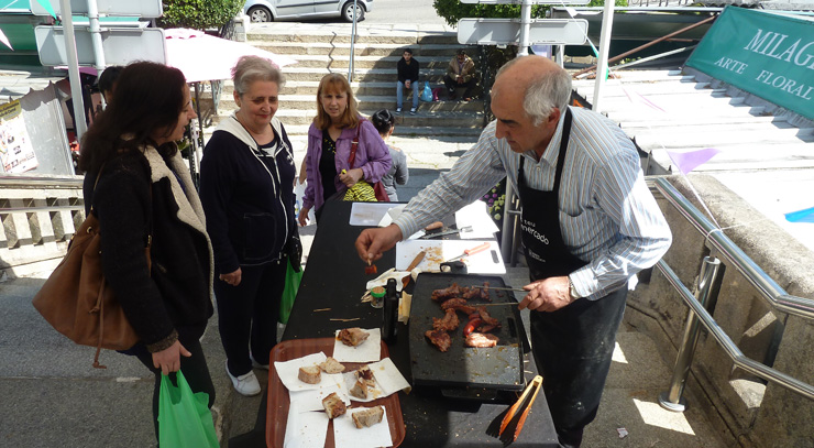 Día del chorizo asado en la Plaza de Abastos de Ourense