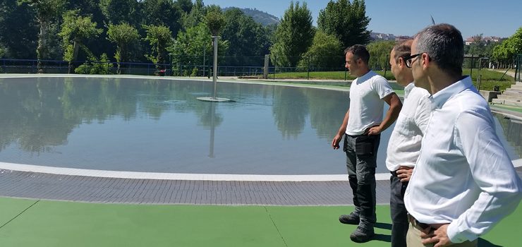 As piscinas municipais de Oira abren ao público este sábado
