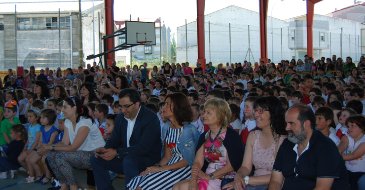 O colexio Rosalía de Castro de Xinzo celebra o seu festival de fin de curso