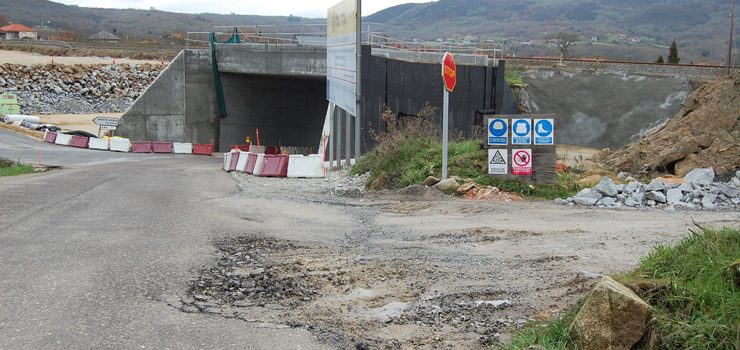 A Xunta velará por que Adif restableza a normalidade das estradas afectadas polas obras do AVE