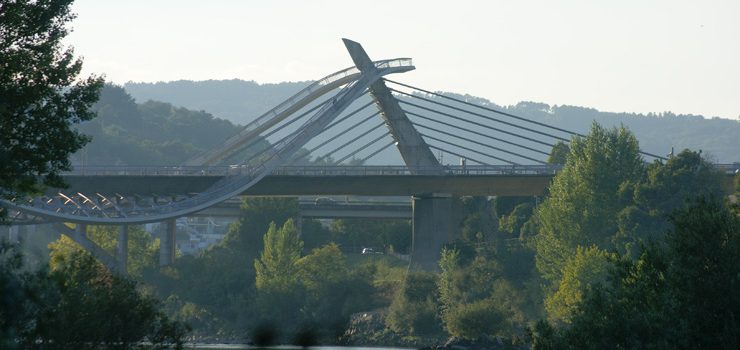 A ponte do Milenio, pechada por obras de conservación