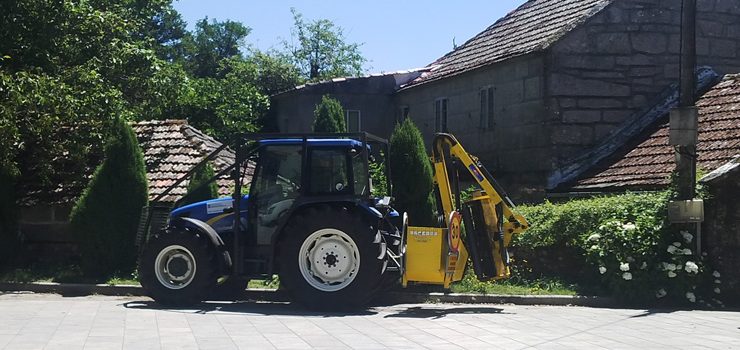 Os socialistas preguntan polo traballo do tractor desbrozador do Irixo