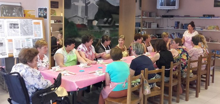 Boa acollida do obradoiro de doces e cupcakes da AVV As Termas Boa acollida do obradoiro de doces e cupcakes da AVV As Termas