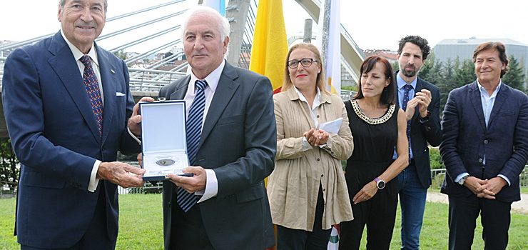Julio Fernández recibe a medalla Pierre de Coubertin