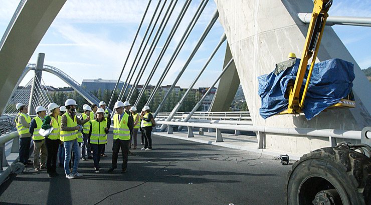 Ethel Vázquez supervisa as obras das pontes do Milenio e Vella