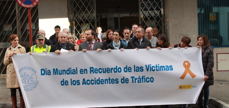 Un minuto de silencio recuerda a las víctimas de accidentes de tráfico, 11 en la provincia en lo que va de año