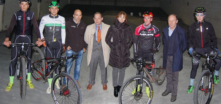 Abre a pista de pump track indoor de Maceda