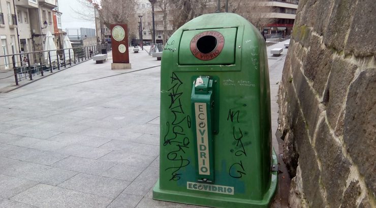 Máis dunha tonelada de residuos ao día