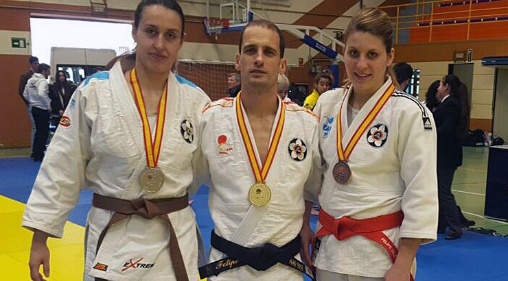 Iglesias e Álvarez, campións nacionais de jiu jitsu.