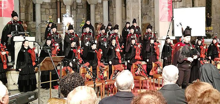 A primeira cantiga ás pulpeiras do Carballiño a compoñen Xosé Luis Foxo e Felipe Senén