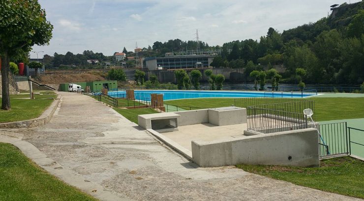 Monterrei e Oira abren as súas piscinas