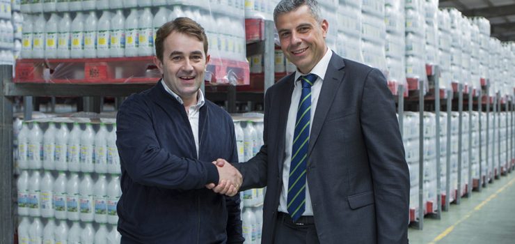 La Obra Social “la Caixa” dona 10.000 litros de leche al Banco de Alimentos de Ourense