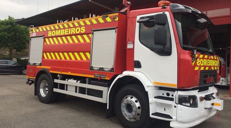 Un camión nodriza contra os incendios da provincia