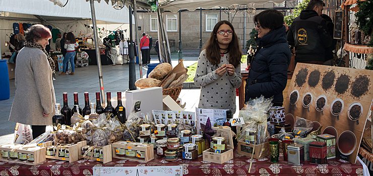 A solidariedade chega á Feira de Nadal de Verín