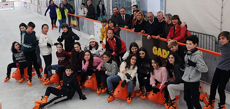 A pista de xeo de Centro Comercial Ponte Vella ten nova ubicación