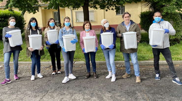 O Concello, en colaboración con Ecourense, pon á disposición do Servizo de Atención a Domicilio kits de limpeza para reforzar a protección de usuarios e de traballadores