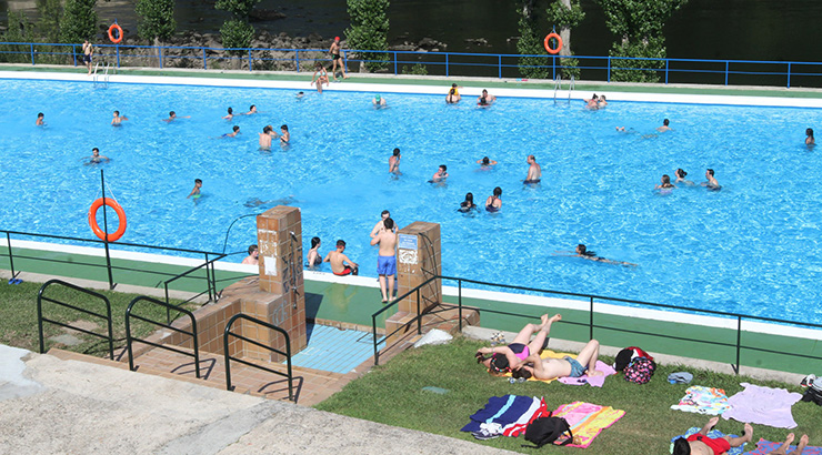 Para darse un chapuzón, piscinasmunicipaisourense.com