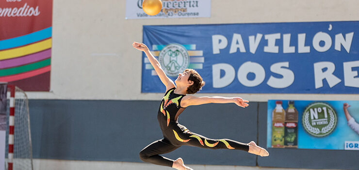 Cuatro gimnastas ourensanos en la fase autonómica de gimnasia rítmica