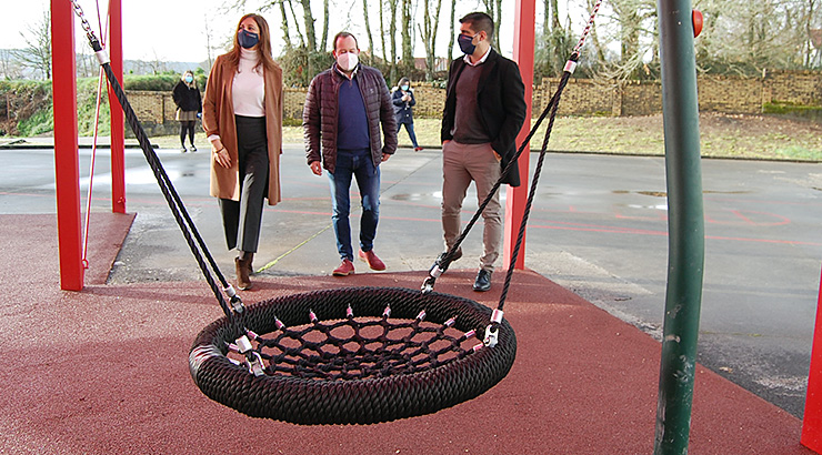 O Irixo estrea novo parque infantil cuberto