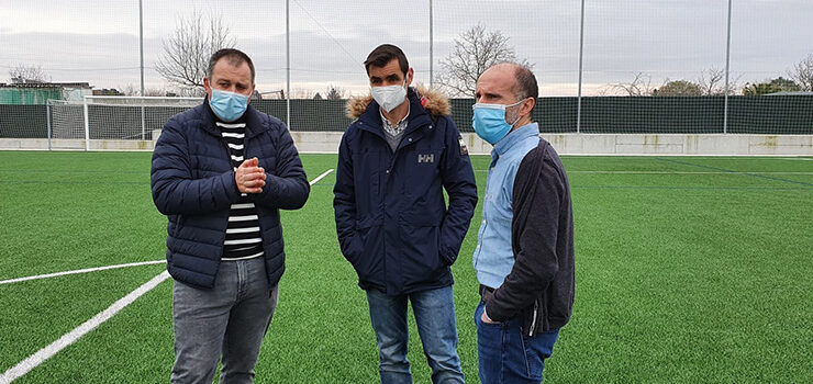 Nova cara para o campo de fútbol de Vilar de Astrés