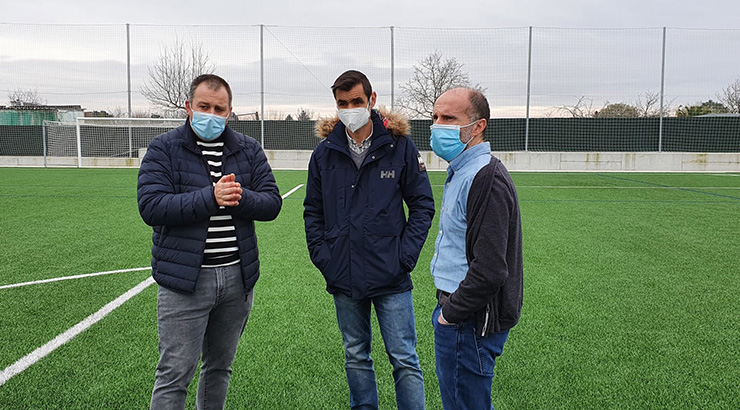 Nova cara para o campo de fútbol de Vilar de Astrés