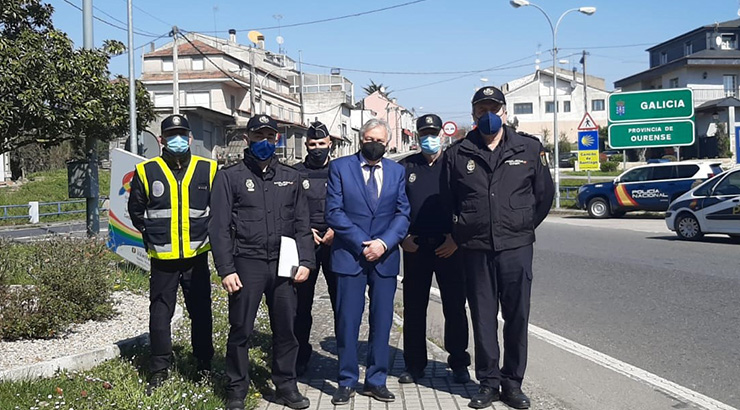 Emilio González visita os pasos fronteirizos para supervisar o protocolo de control na fronteira con Portugal