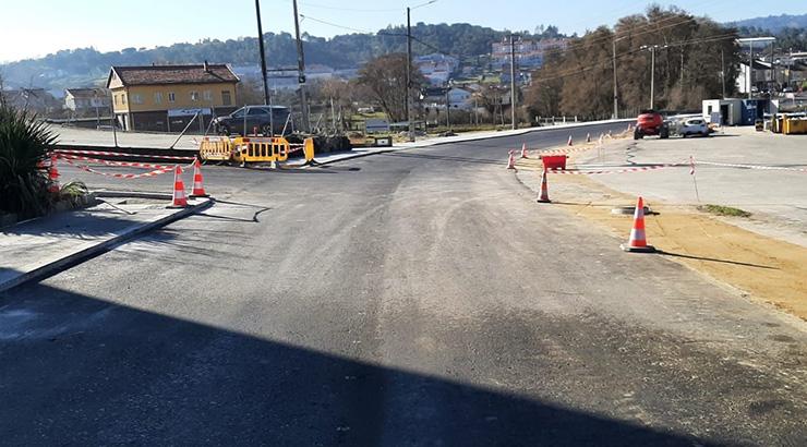 As obras en Seixalbo dunha nova glorieta fan necesarios cambios no tráfico