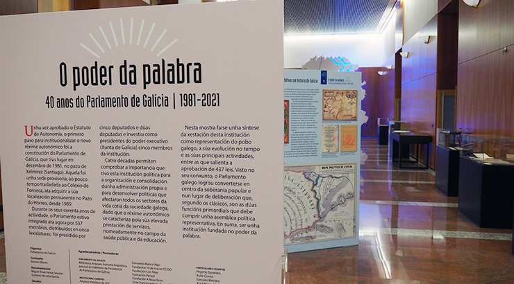 Unha exposición percorre os 40 anos de historia do Parlamento de Galicia