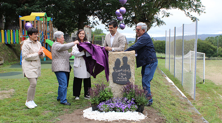 Xunqueira de Espadañedo inaugura parque infantil