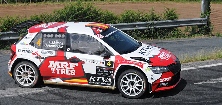 Efrén Llarena e Sara Fernández logran a vitoria no Rallye de Ourense