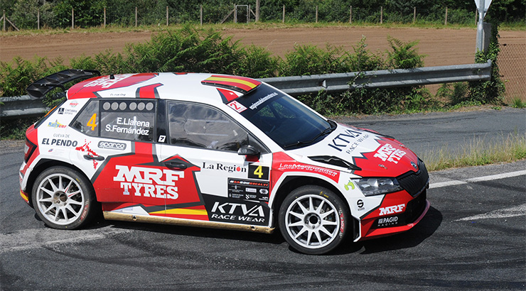 Efrén Llarena e Sara Fernández logran a vitoria no Rallye de Ourense