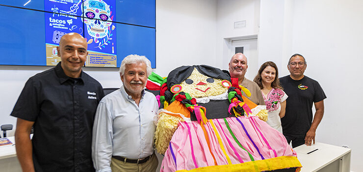 Avión homenaxea aos emigrantes mexicanos