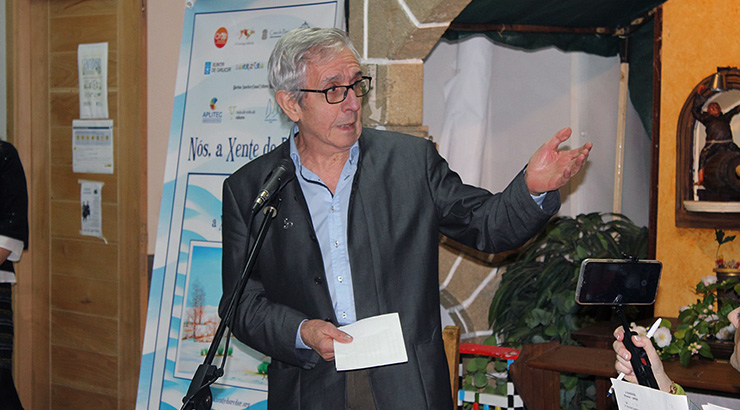 Frei Canedo acolle a presentación de Nós, a Xente do Redor