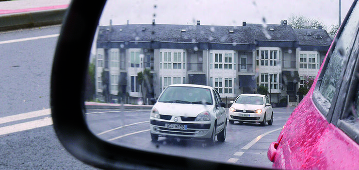 A campaña ‘Non deixes que a túa vida quede na estrada’ conciencia contra condutas imprudentes ao volante