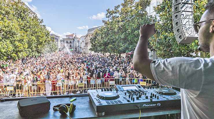 Música, baile e diversión para todas as idades na festa da Batucada de Verín