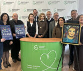 Lola Doporto doa Mujer de Azul “Toñita” a AECC