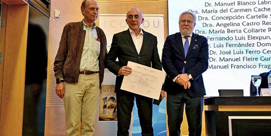 Don José Porto, recoñecido como médico honorífico no Día do Médico 2026