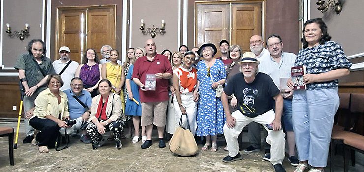 A presentación de Poetas do Ribeiro encheu de cultura, memoria e emoción o Liceo de Ourense A presentación de Poetas do Ribeiro encheu de cultura, memoria e emoción o Liceo de Ourense