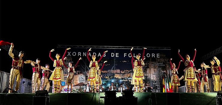 Verín e Manzaneda convertéronse nos anfitrións do folclore mundial no ecuador das Xornadas
