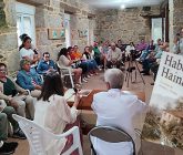 Paco Ascón presenta en A Veiga, Habelas Hainas