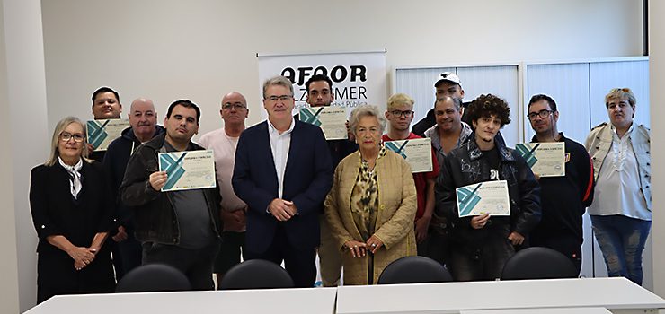 AFAOR forma un cento de persoas desempregadas para facilitar a súa inserción laboral AFAOR forma un cento de persoas desempregadas para facilitar a súa inserción laboral